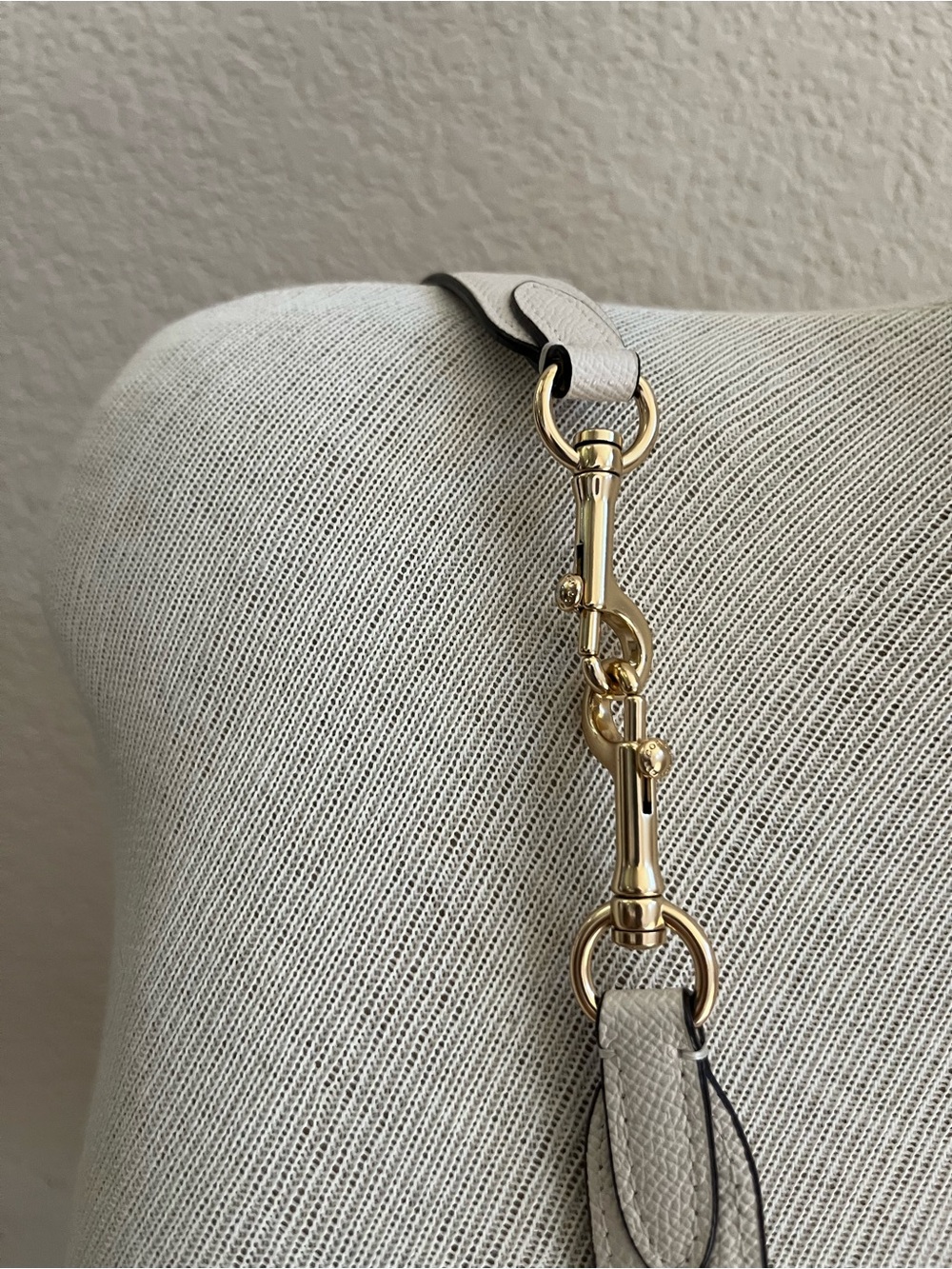 Coach Signature Strap - Picture 7 of 7